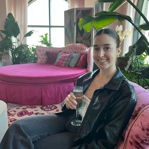 Meet your Posher, Claire